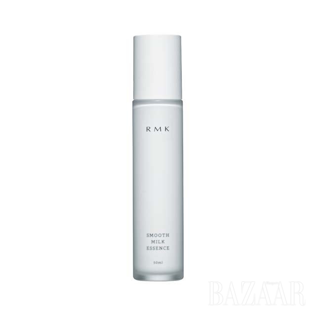 RMK 스무드 밀크 에센스밀키한 에센스에서 고급스럽고쫀쫀한 크림으로 변해 빠르게 흡수된다. 6만5천원.