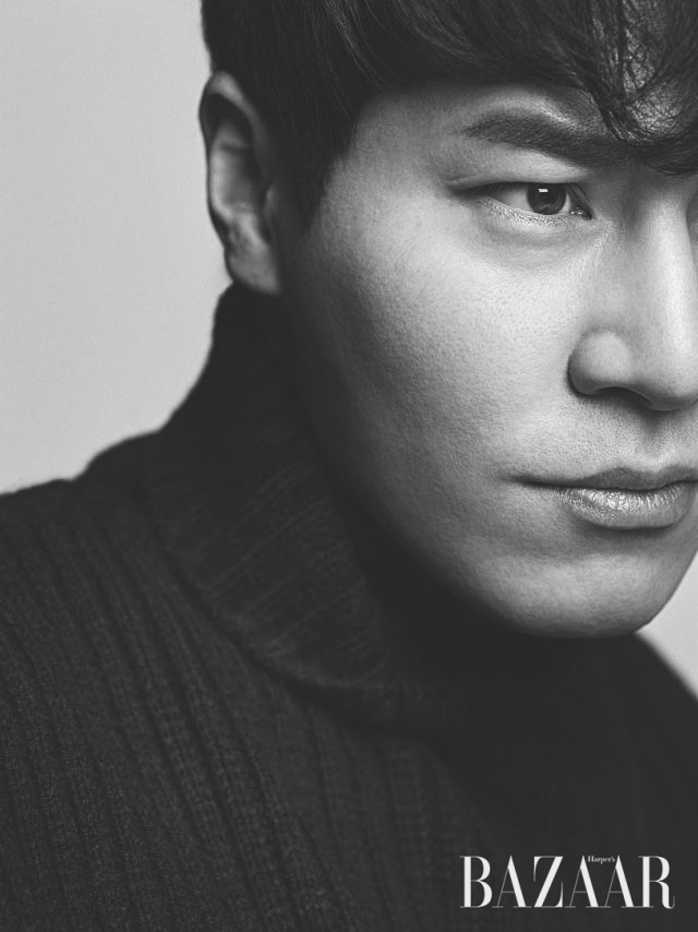 터틀넥은 J.rium 제품.
