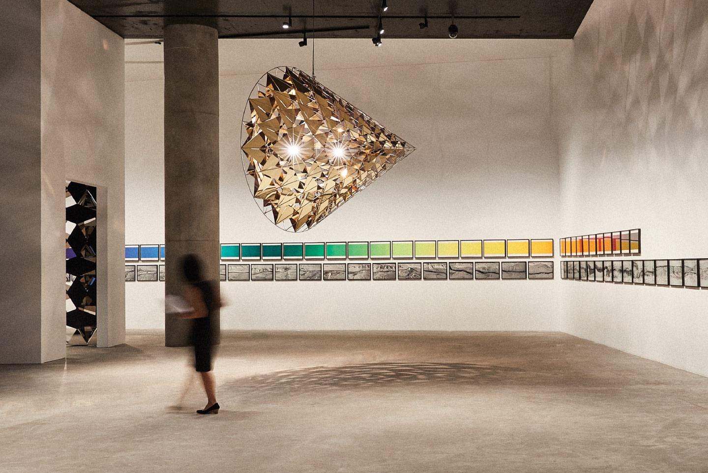 ＇The shape of disappearing time＇, Brass, stainless steel, stainless steel mirrors, paint (black), halogen bulbs, dimmer, 214×321×214cm, 2016 ＇The colour spectrum series＇, 48 colour photogravures, Each 37.3×48.3cm, 2005 ‘Jokla series‘, 48 C-prints, Each 37.8×55.8cm, 2004