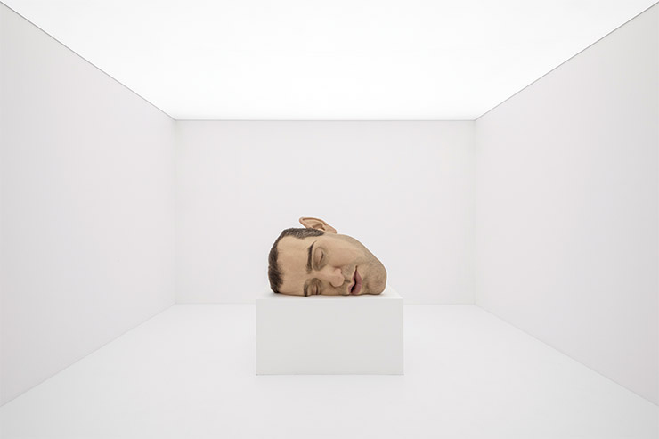 론 뮤익, <마스크Ⅱ>, 2002, 혼합재료, 77x118x85cm. 개인 소장 © Ron Mueck (사진: 한도희)