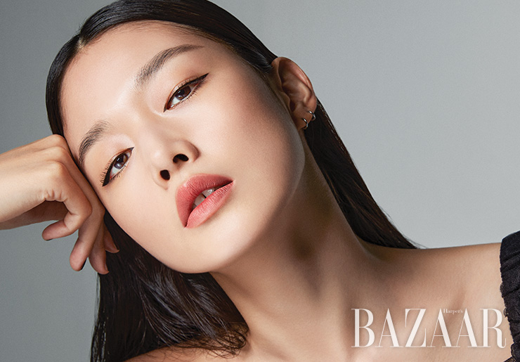 오간자 소재 드레스는 Chanel.