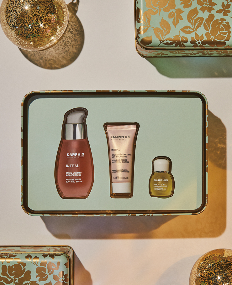 수딩 보태니컬 인퓨전 예민해진 피부를 진정시키는 세럼, 크림, 오일 엘릭시르로 구성된 기프트 박스, 인트랄 레드니스 릴리프 세럼 30ml + 인트랄 레드니스 릴리프 리커버리 크림 15ml + 카모마일 에센셜 오일 엘릭시르 4ml 8만5천원대, 달팡.