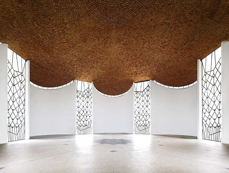 <Bohm Chapel Koln I 2013>, C-print, 180x243.7cm. Courtesy of the artist and Kukje Gallery ⓒ Candida Hofer/VG Bild-Kunst, Bonn