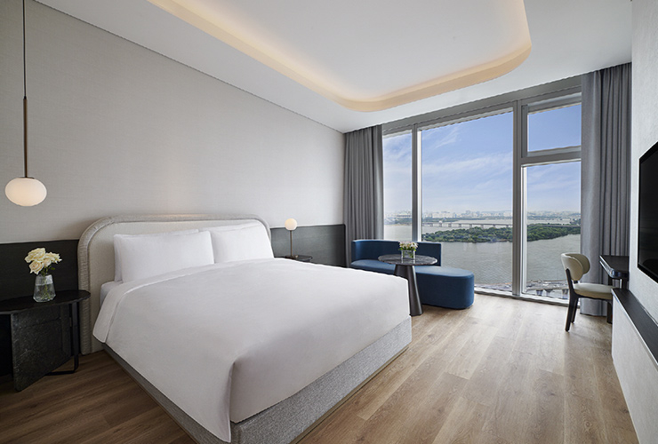 한강이 바라다보이는 객실.