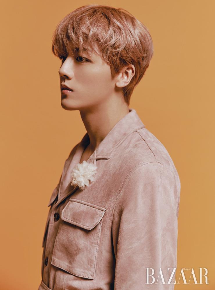 영빈이 입은 재킷은 Man On The Boon. 