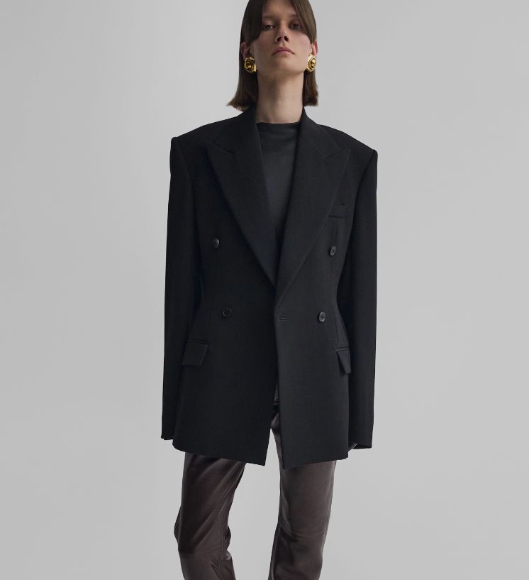 PHOEBE PHILO STRUCTURED SHOULDER TAILORED JACKET in black wool. 3000 파운드