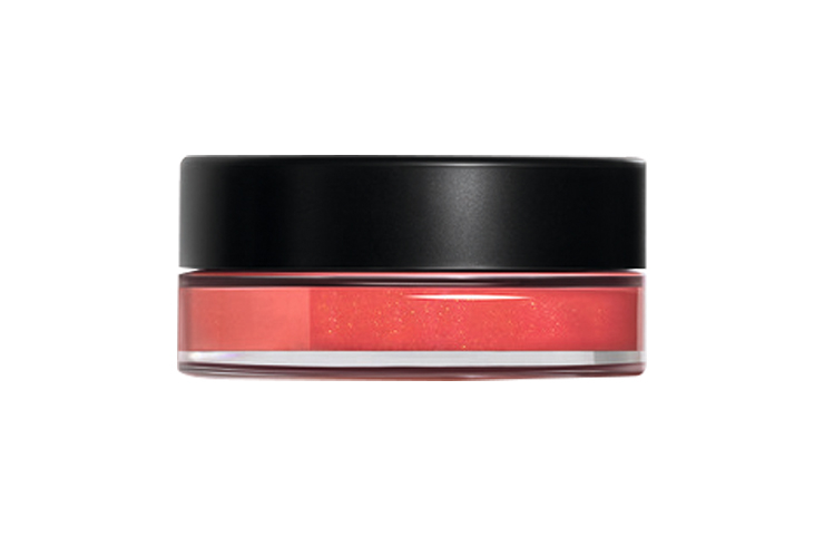 Chanel N°1 DE CHANEL 레드 까멜리아 립 앤 치크 밤, 4 웨이크-업-핑크 5만9천원.