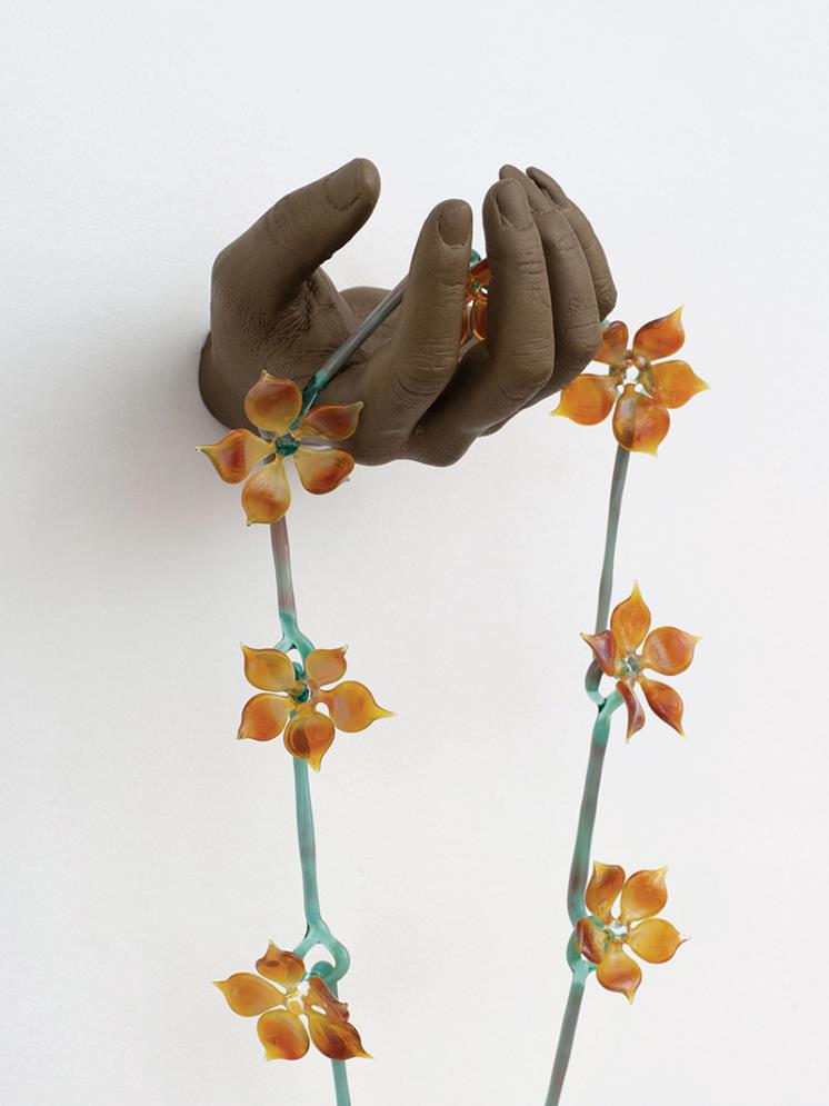 Kelly Akashi, <Cosmos>, 2023, Lost-wax cast bronze, flame-worked borosilicate, 38.1 x 15.2 x 14 cm. © Kelly Akashi, Courtesy Lisson Gallery 