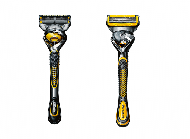 Gillette 퓨전 프로쉴드 옐로우. 굴곡진 턱 선에 따라 반응하는 ‘플렉스볼’ 기술과 섬세하고 날카로운 면도날이 누운 수염까지 확실히 깎아준다.