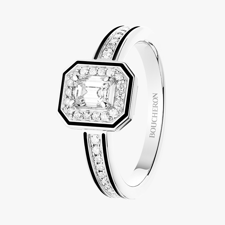 ‘방돔 리즈레’ 반지는 Boucheron.