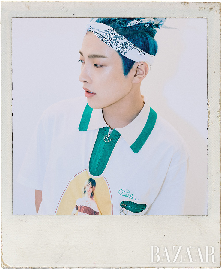 홍중이 입은 프린팅 티셔츠는 Telfar. 