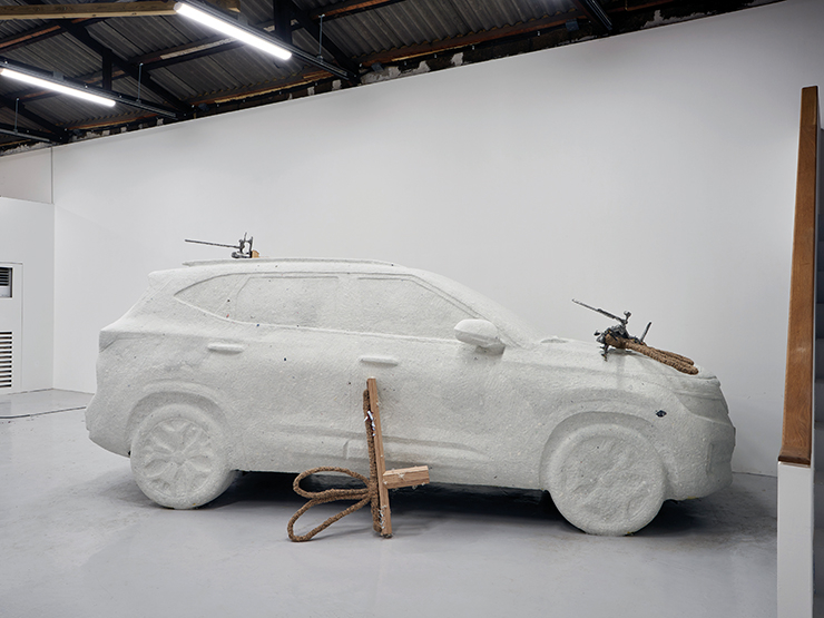 Eusung Lee, <On-the-way Problems (Truck, Daughter and Mother, Domain)>, 2022, Aluminum, wood, beads, epoxy perty, jutes, yarn, fabrics, wax on the paper mache-ed SUV, 430x180x164cm(89x40x45cm each).