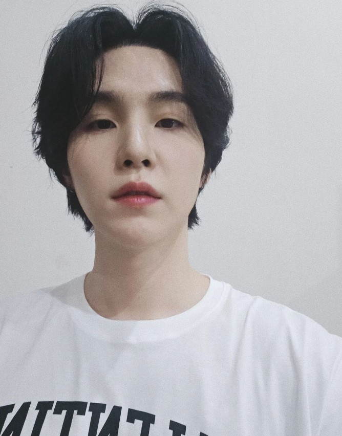 사진 / 슈가 인스타그램