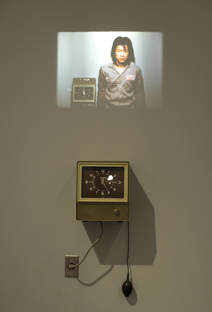 Ausstellungsansicht, «Tehching Hsieh. One Year Performance 1980-1981 (Time Clock Piece)», Neue Nationalgalerie, 1. April– 30. Juli 2023 © der Künstler / Foto: Florian Lampersberger | Near Future