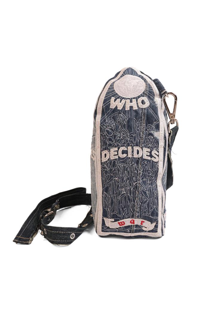스테인글라스 모티프의 데님 ‘WDW Cathedral’ 백은 41만원대 Who Decides War.