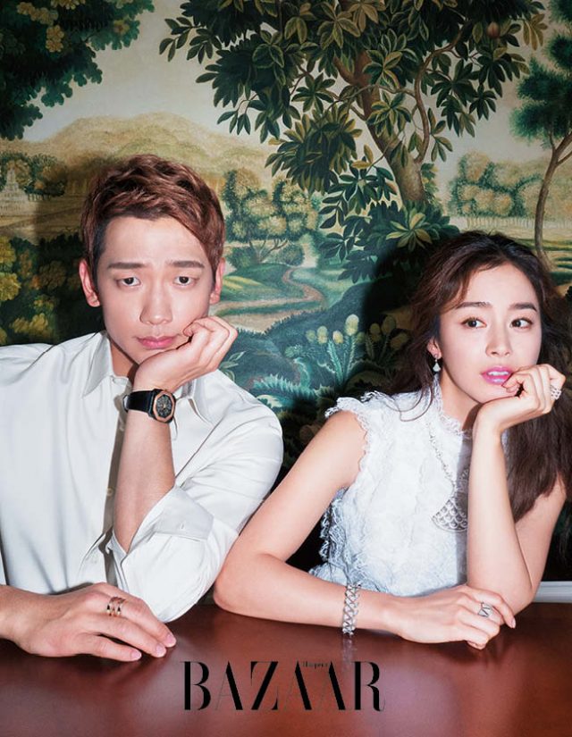 정지훈이 입은 셔츠는 Salvatore Ferragamo, 핑크 골드 베젤의 ‘옥토 피니씨모 스켈레톤 컬렉션’ 시계, 중지에 착용한 ‘비제로원 디자인 레전드 컬렉션’ 반지는 모두 Bulgari 제품. 김태희가 입은 레이스 드레스는 3백48만원으로 Givenchy by Riccardo Tisci by BOONTHESHOP, 화이트 골드에 다이아몬드가 세팅된 ‘디바스 드림 컬렉션’ 귀고리, 팔찌, 오른손 중지에 낀 반지, 하이 주얼리 목걸이, 왼손 검지에 낀 뱀 모티프의 육각형 패턴이 돋보이는 ‘세르펜티 아이즈 온 미 컬렉션’ 반지는 모두 Bulgari 제품.