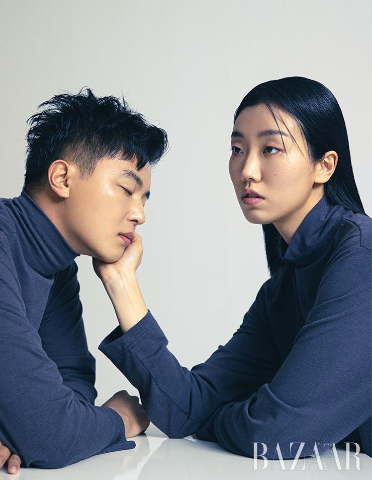 연우진과 이주영이 입은 터틀넥은 모두 Enou. 