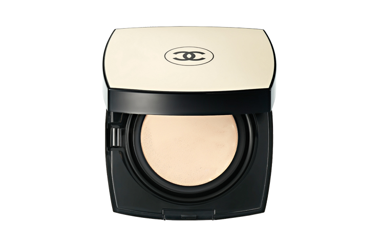 Chanel 레 베쥬 헬시 글로우 젤 터치 파운데이션 SPF25/ PA+++ 8만6천원.