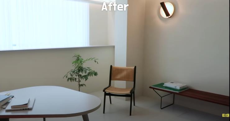 Bertoia Bench 가 놓여져 있는 사무공간.