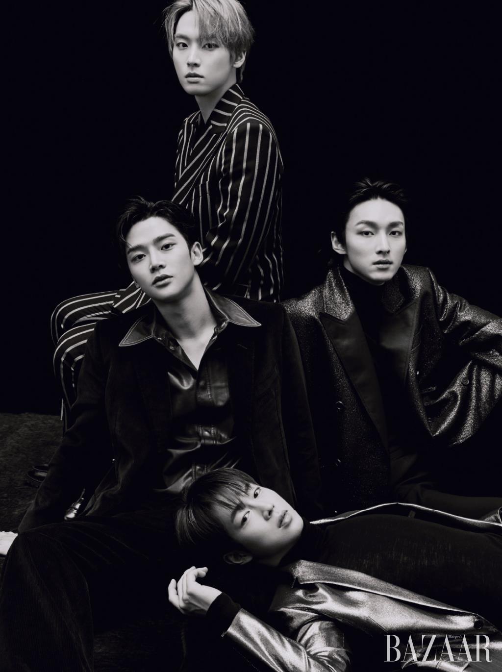 인성 스트라이프 수트는 Vivienne Westwood.주호 코트는 Ordinary People. 터틀넥 니트 톱, 팬츠는 스타일리스트 소장품.로운 레더 셔츠, 코듀로이 재킷, 팬츠는 모두 Dunhill.다원 메탈릭 재킷은 Kimseoryong. 톱은 스타일리스트 소장품.