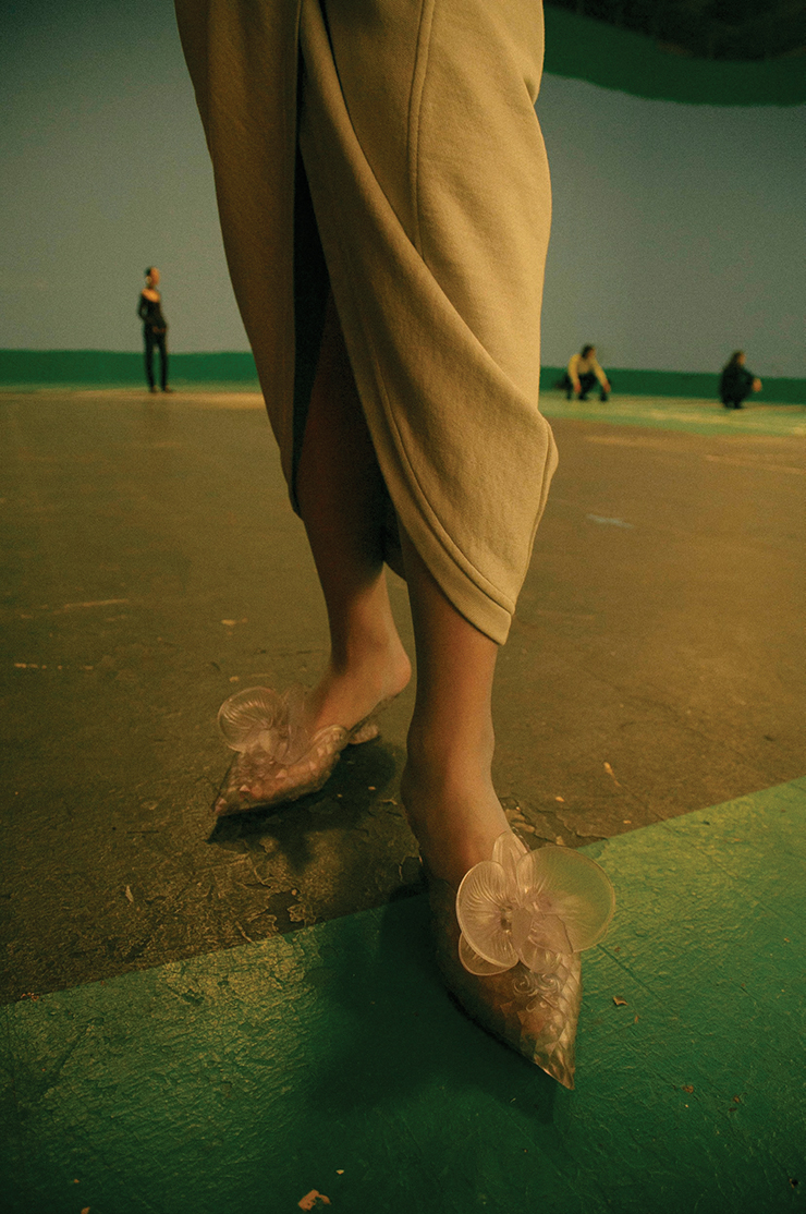 멜리사와 협업한 와이/프로젝트의 2022 S/S 시즌 러버 슈즈.