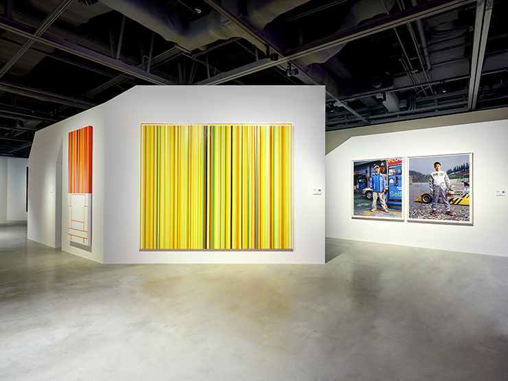 <노란색 옷장 Yellow Wardrobe>, 2004, Acrylic on canvas.