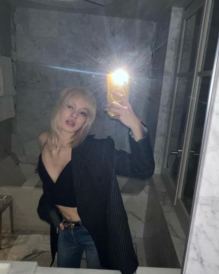 instagram @lalalalisa_m