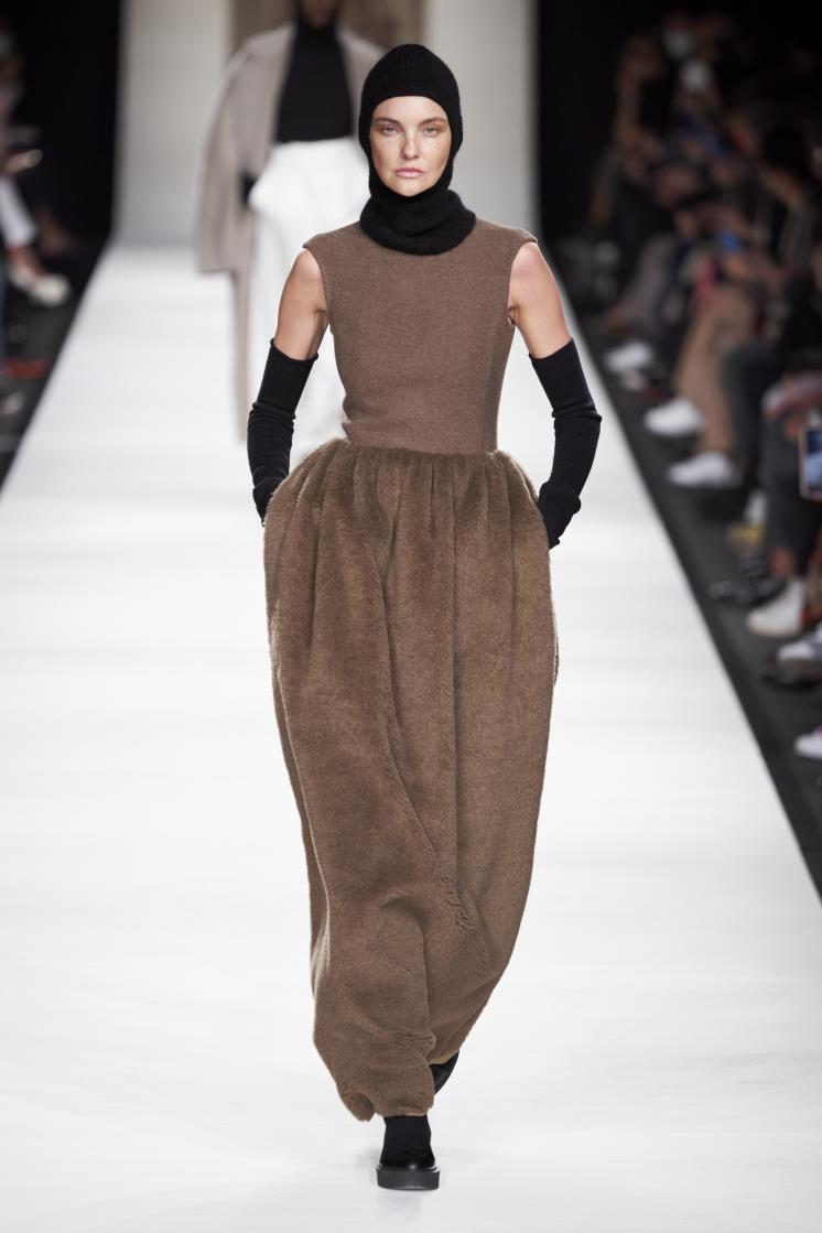 MAX MARA