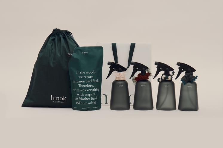 hinok '더 스프레이' 홀리데이 세트. 스프레이 공병 (택1) + 900ml 리필팩 5만2천원, 스프레이 공병 (택1) + 450ml 리필팩, 3만4천원 