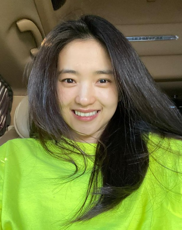 사진 / 김태리 인스타그램(@kimtaeri_official)