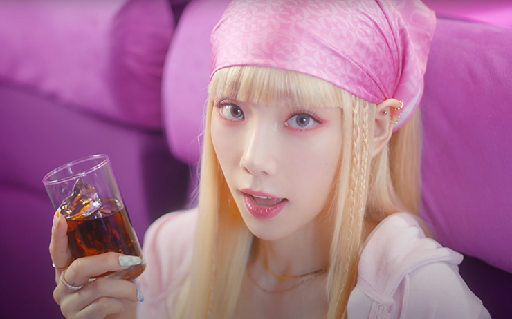 태연 WEEKEND M/V