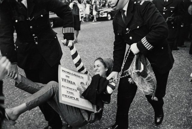 1966년 런던에서 열린 베트남 전쟁 반대 시위