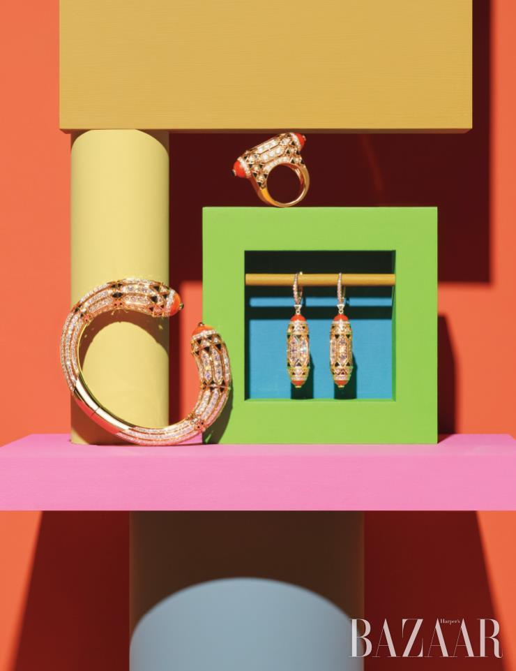 하이주얼리 반지, 귀고리, 팔찌는 모두 Cartier.
