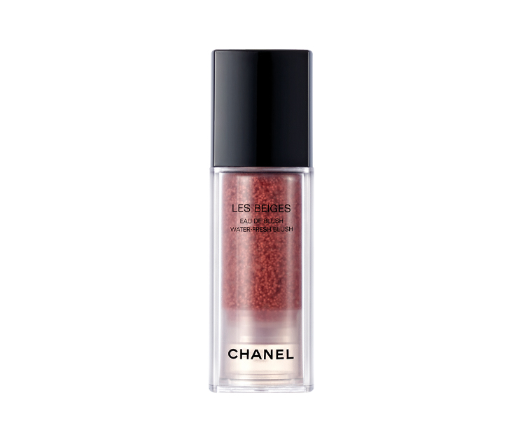 Chanel 레 베쥬 워터-프레시 블러셔, 엥땅스 코랄 6만8천원.