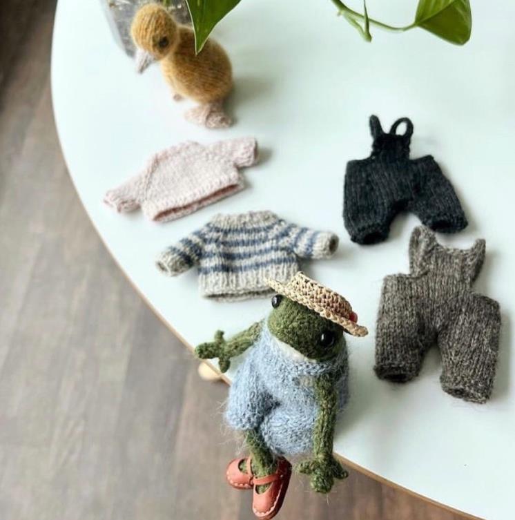 사진 클레어 갈런드 인스타그램 @dotpebbles_knits