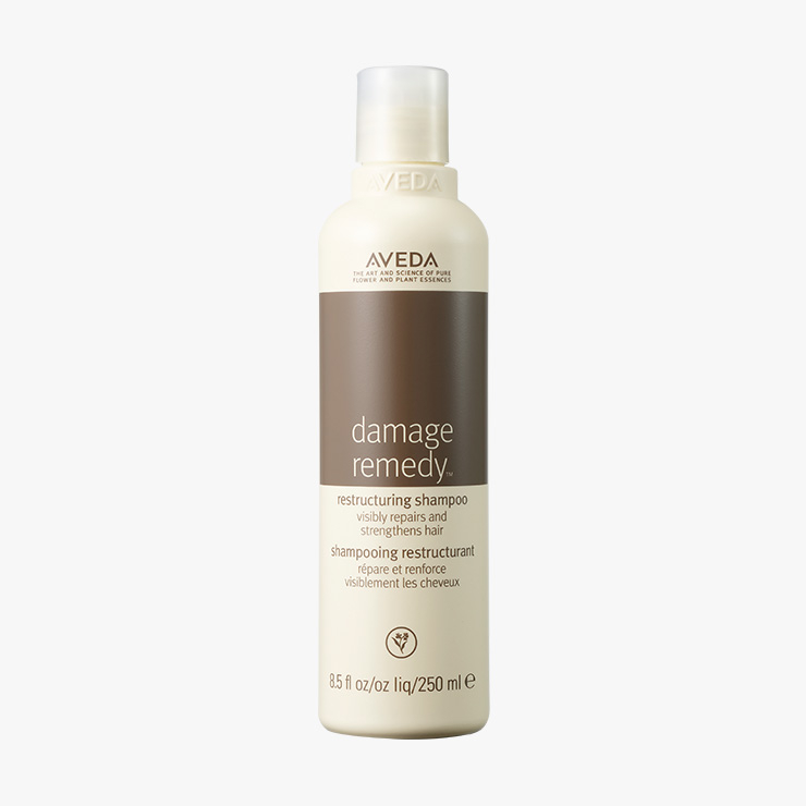 .Aveda 데미지 레미디™ 리스트럭처링 샴푸 ‘완전 단백질’ 퀴노아가 손상된 모발을 강화해준다. 모발과 두피에 순하게 작용하는 제품. 250ml 3만7천원