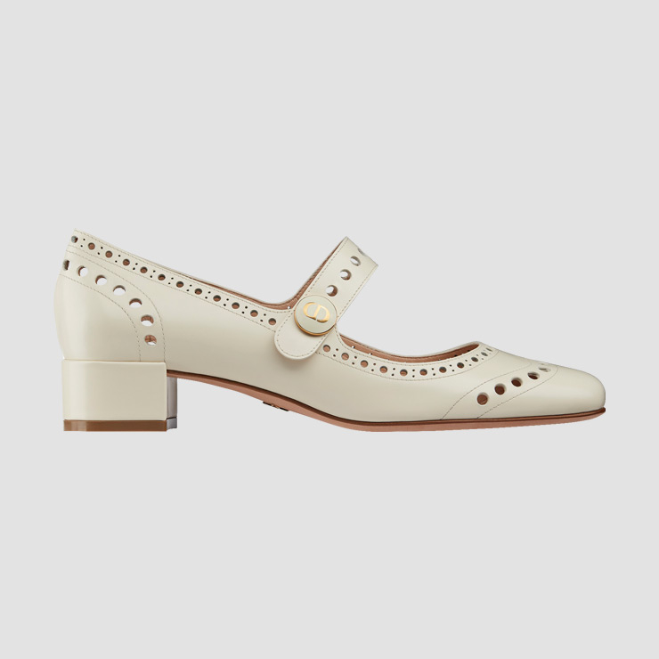 펀칭 디테일 슈즈는 가격 미정 Dior. 