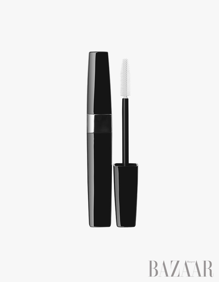 Chanel 이니미터블 엑스트렘, 10 퓨어 블랙 4만6천원.