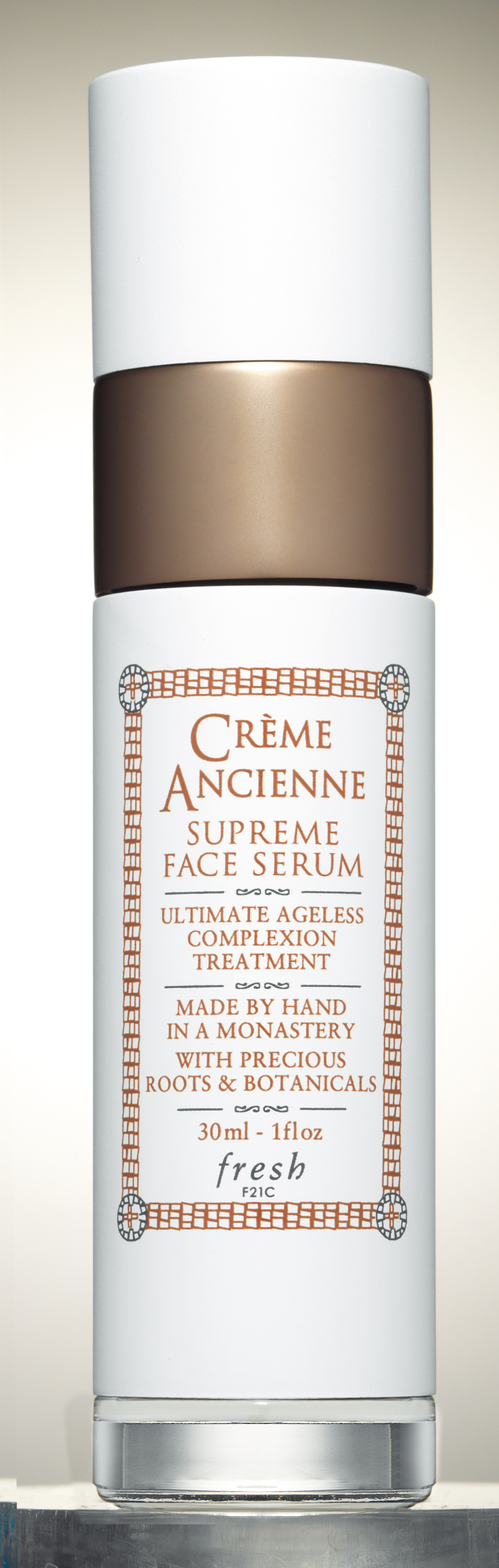 Fresh 크렘 앙씨엔느 수프림 페이스 세럼
피부 주름을 전반적으로 다스리는 동시에 진한 영양을 더해 외부의 자극에도 흔들리지 않는 피부 컨디션을 만들어준다. 37만원대
