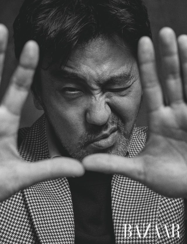 재킷과 니트는 모두 Tailorable 제품.